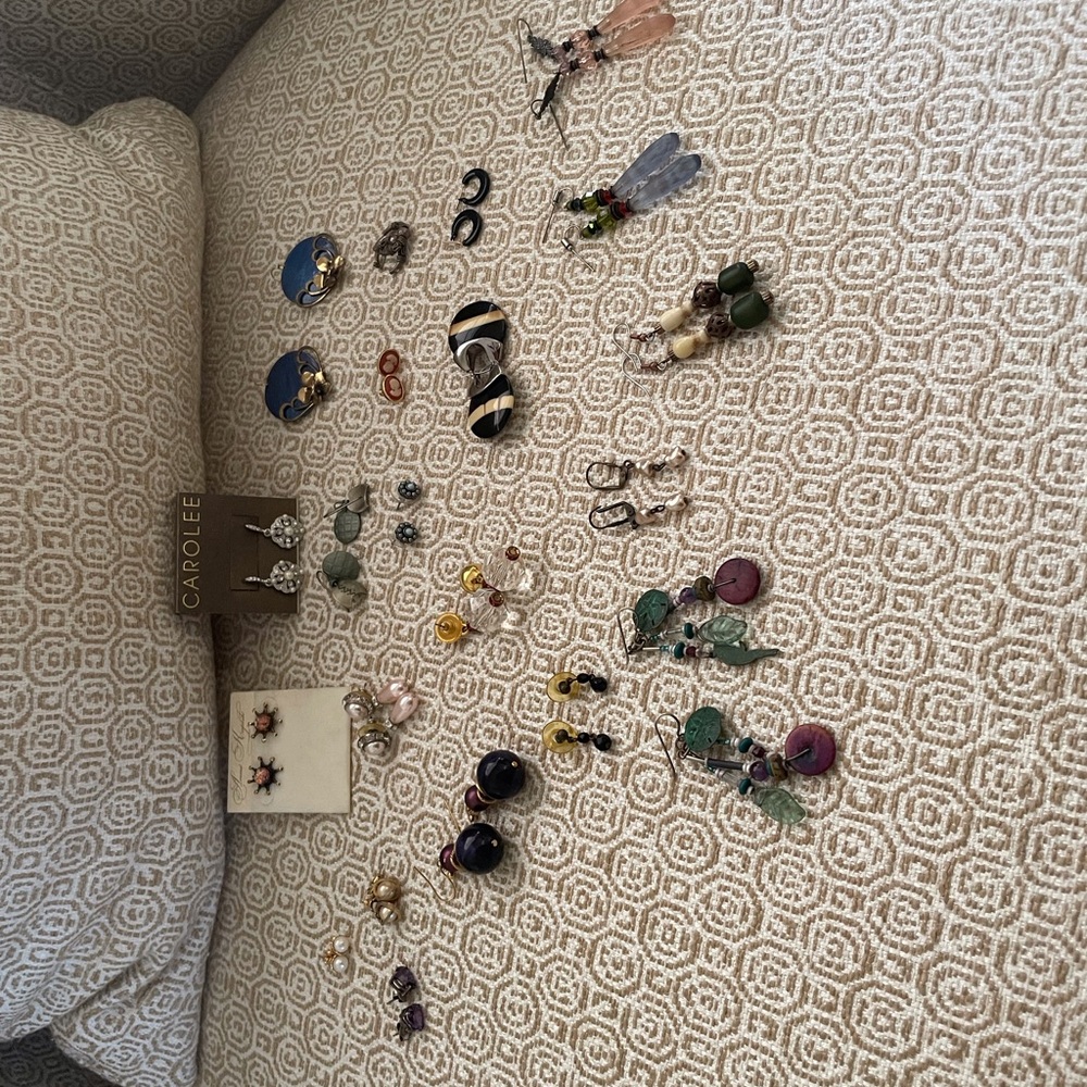 Earrings - Picture 13 of 13